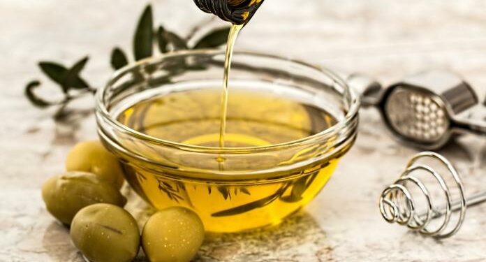 Can Olive Oil Remove Wax or Treat an Ear Infection